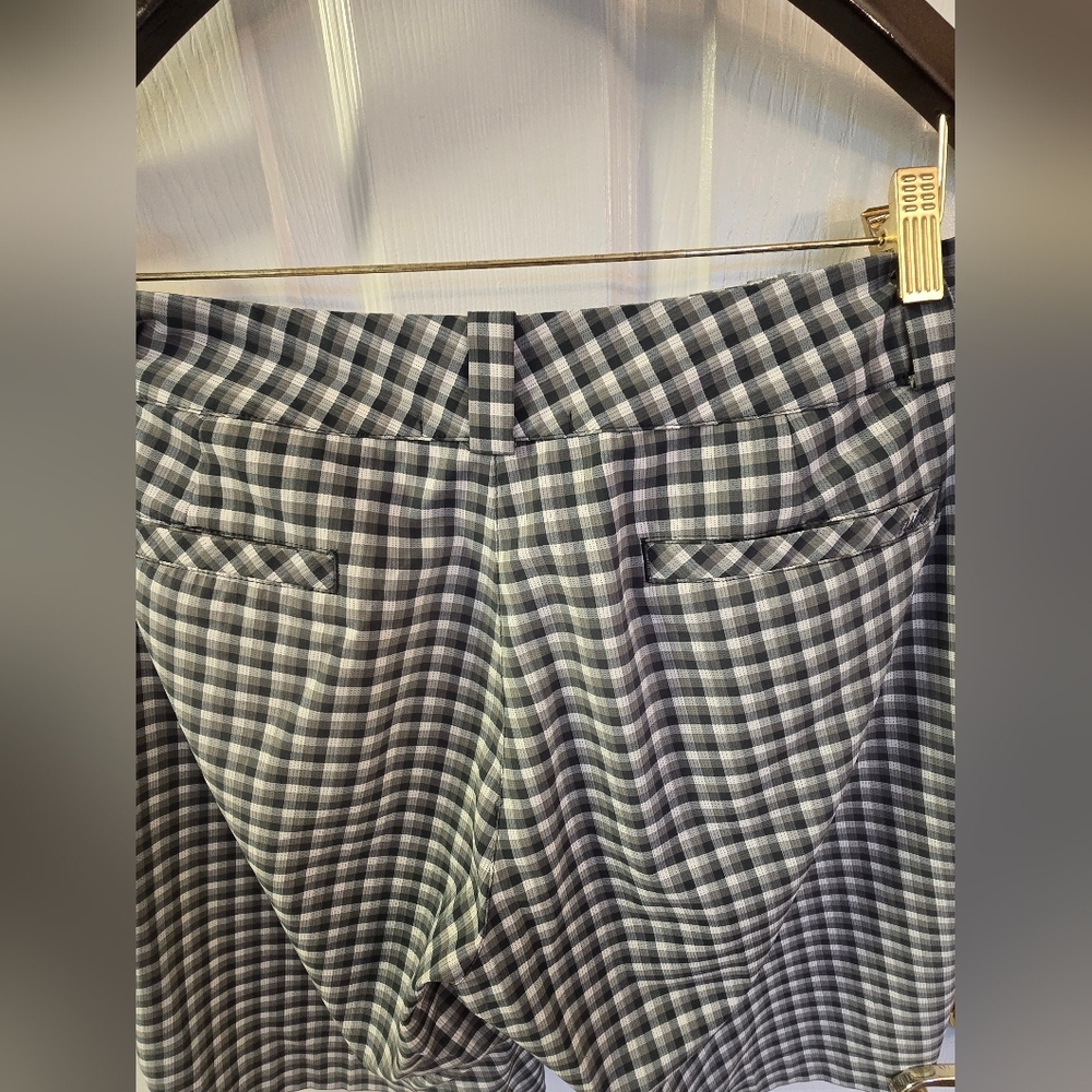 Nike Golf Dri Fit Women's Shorts Plaid Green Gray Size 12 - Picture 7 of 17